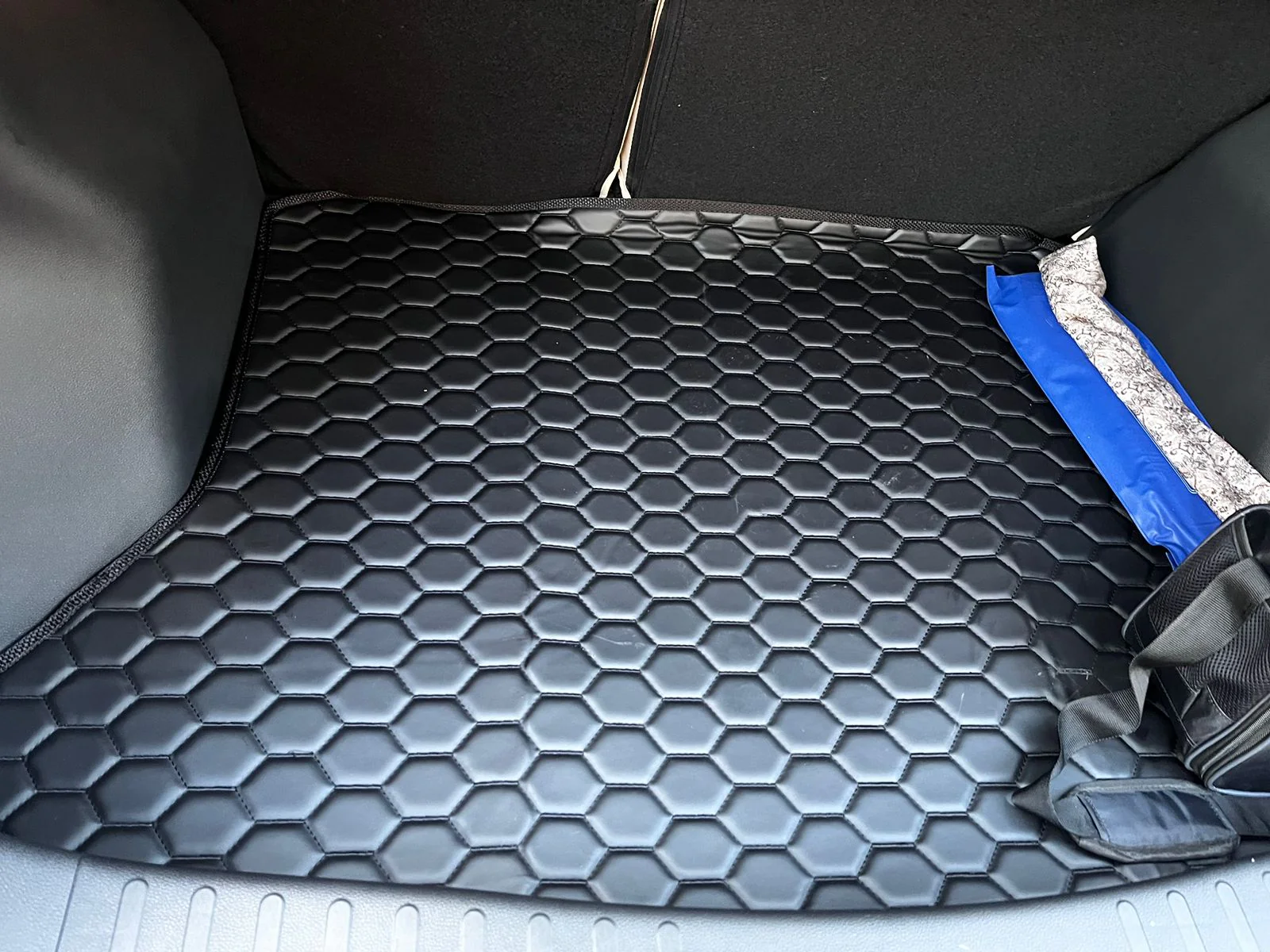 Luxury Leatherette Car Dicky Mat For Mahindra XUV700 7 Seater - Image 3